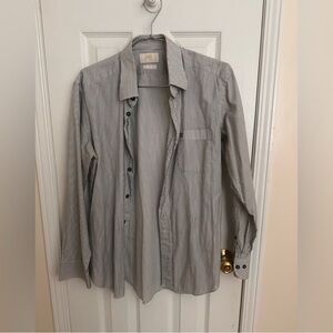 men’s button up shirt - size M